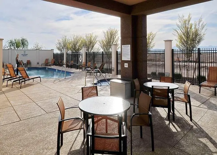 Courtyard Phoenix Chandler/fashion Center 3*