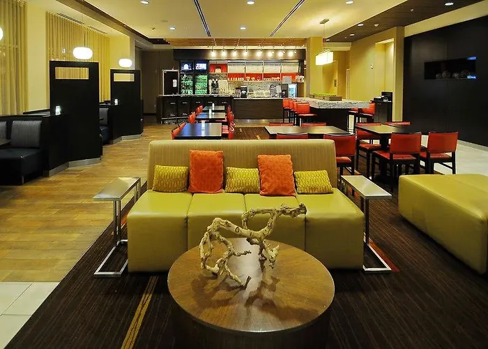 Courtyard Phoenix Chandler/fashion Center Hotel 3*