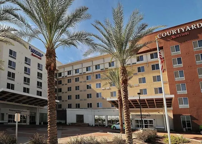 Courtyard Phoenix Chandler/fashion Center 3*